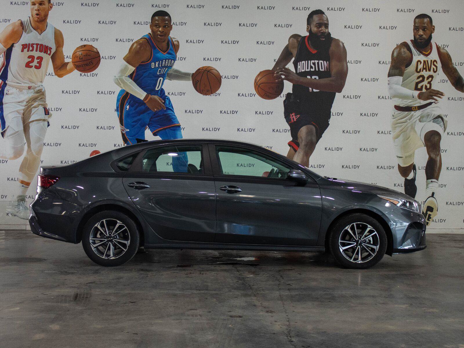 Used 2024 Kia Forte LXS w/ LXS Technology Package FWD image 17