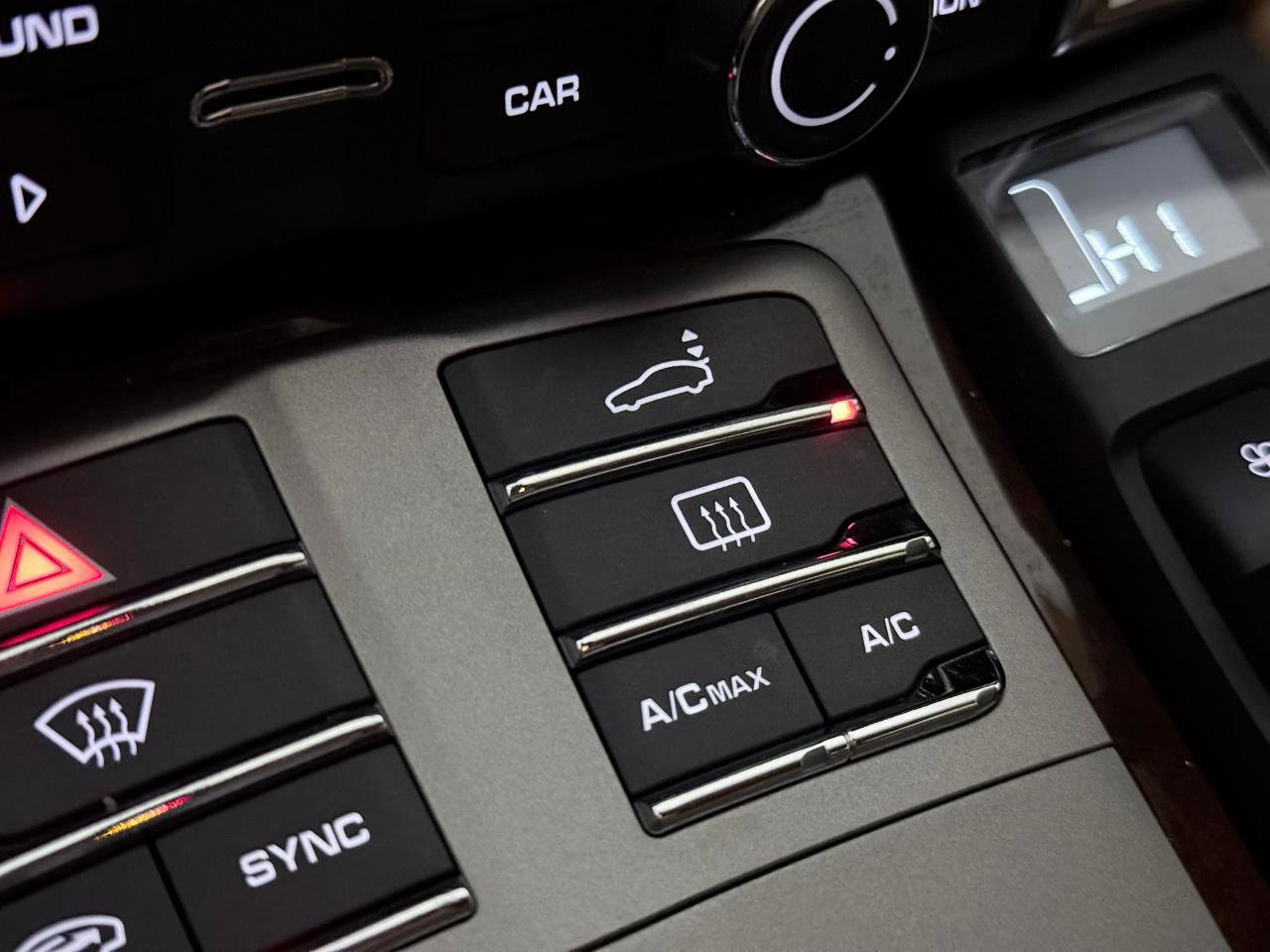 Used 2014 Porsche Panamera 4 image 38