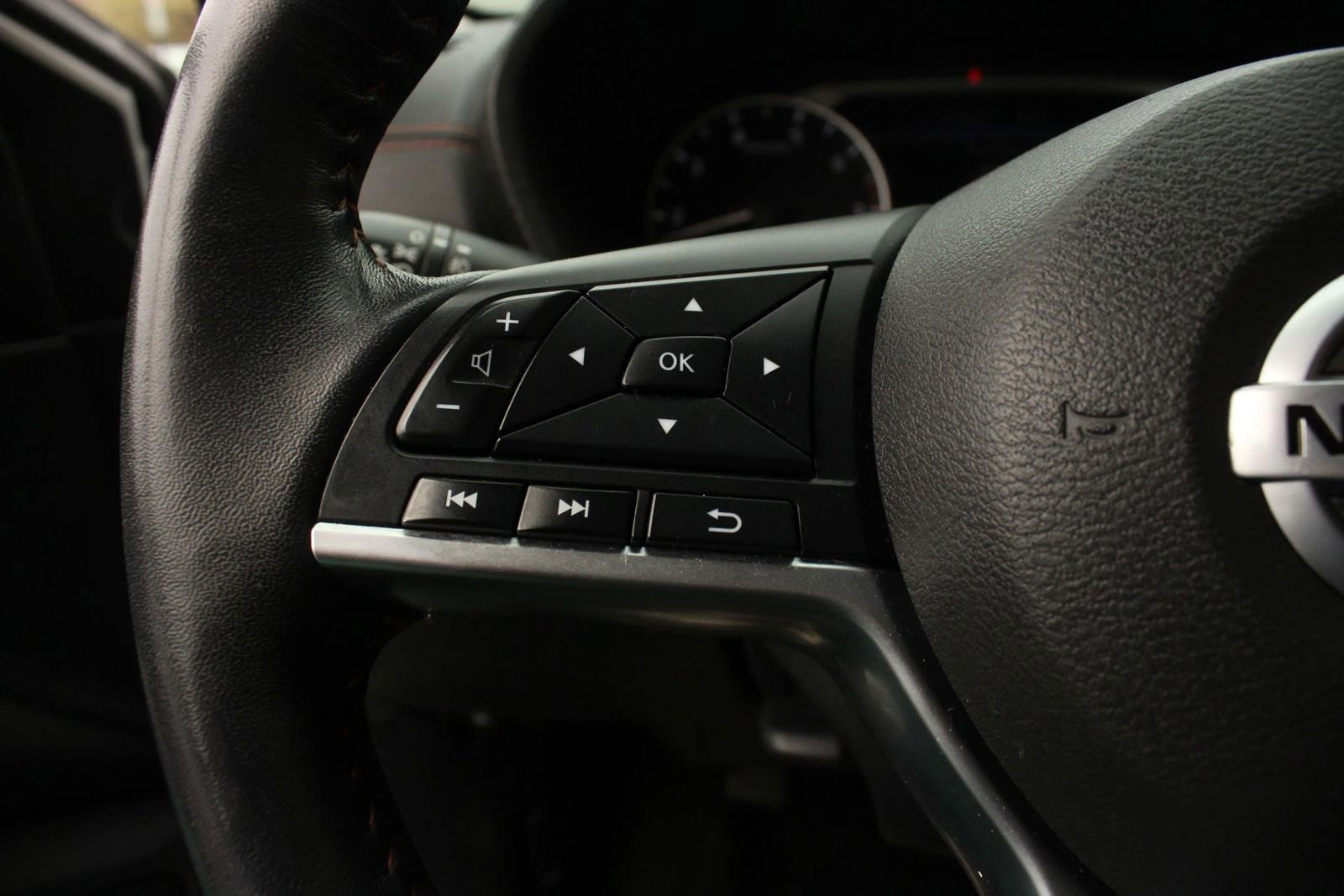 Used 2021 Nissan Sentra SR w/ SR Premium Package FWD image 24