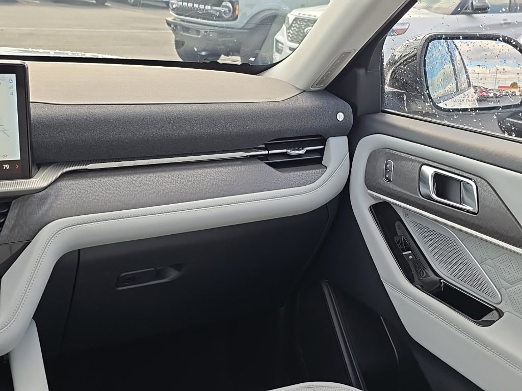 New 2026 Ford Explorer Platinum image 19