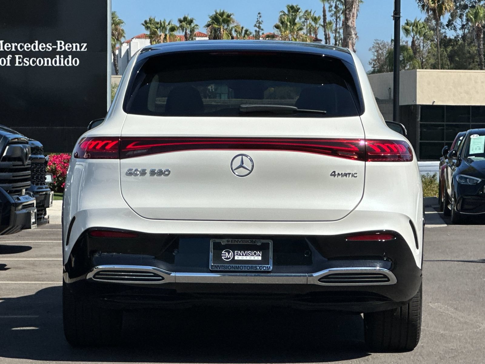 Used 2023 Mercedes-Benz EQS 580 4MATIC SUV image 4