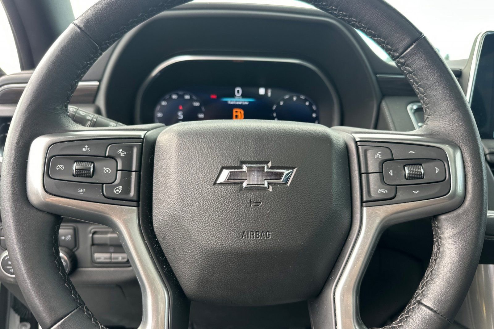 Used 2022 Chevrolet Tahoe Z71 w/ Z71 Off-Road Package AWD/4WD image 34