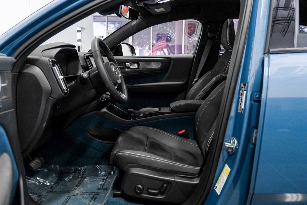 Used 2023 Volvo C40 P8 Recharge Ultimate image 4