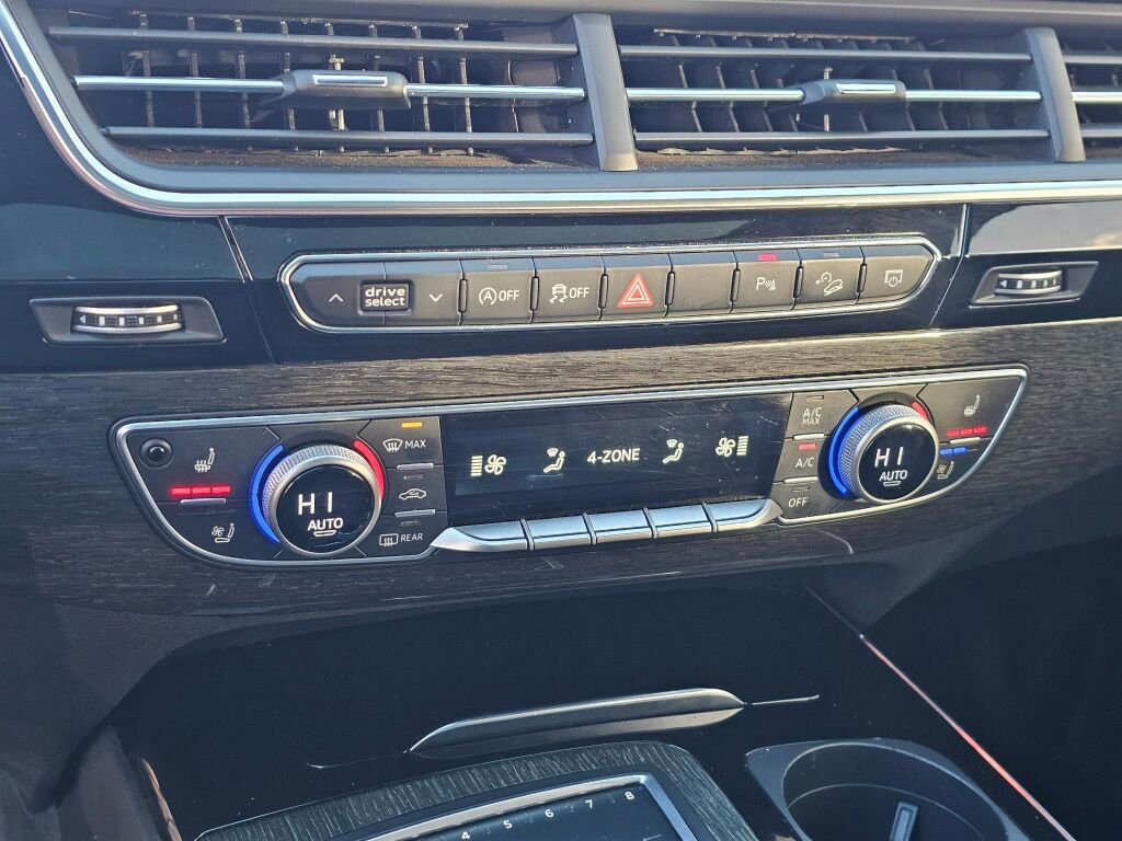 Used 2018 Audi Q7 3.0T Prestige image 31