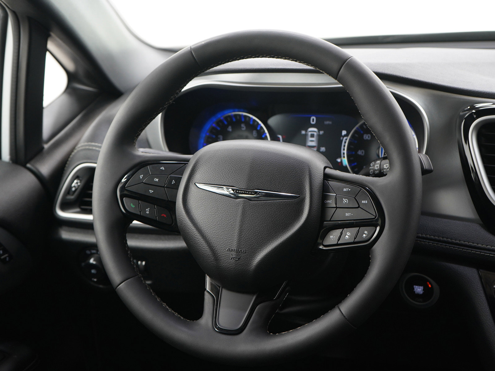 Used 2023 Chrysler Pacifica Touring-L w/ S Appearance Package AWD/4WD image 17