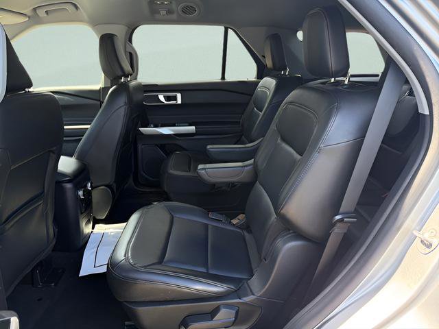 Certified 2022 Ford Explorer XLT w/ Equipment Group 202A AWD/4WD image 12