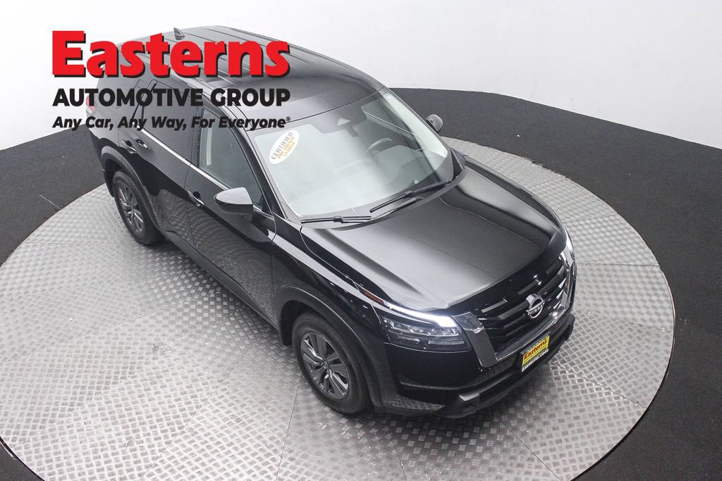 Used 2024 Nissan Pathfinder S AWD/4WD image 3