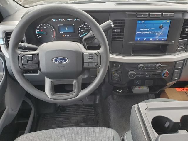 New 2023 Ford F550 4x4 Regular Cab Super Duty image 26