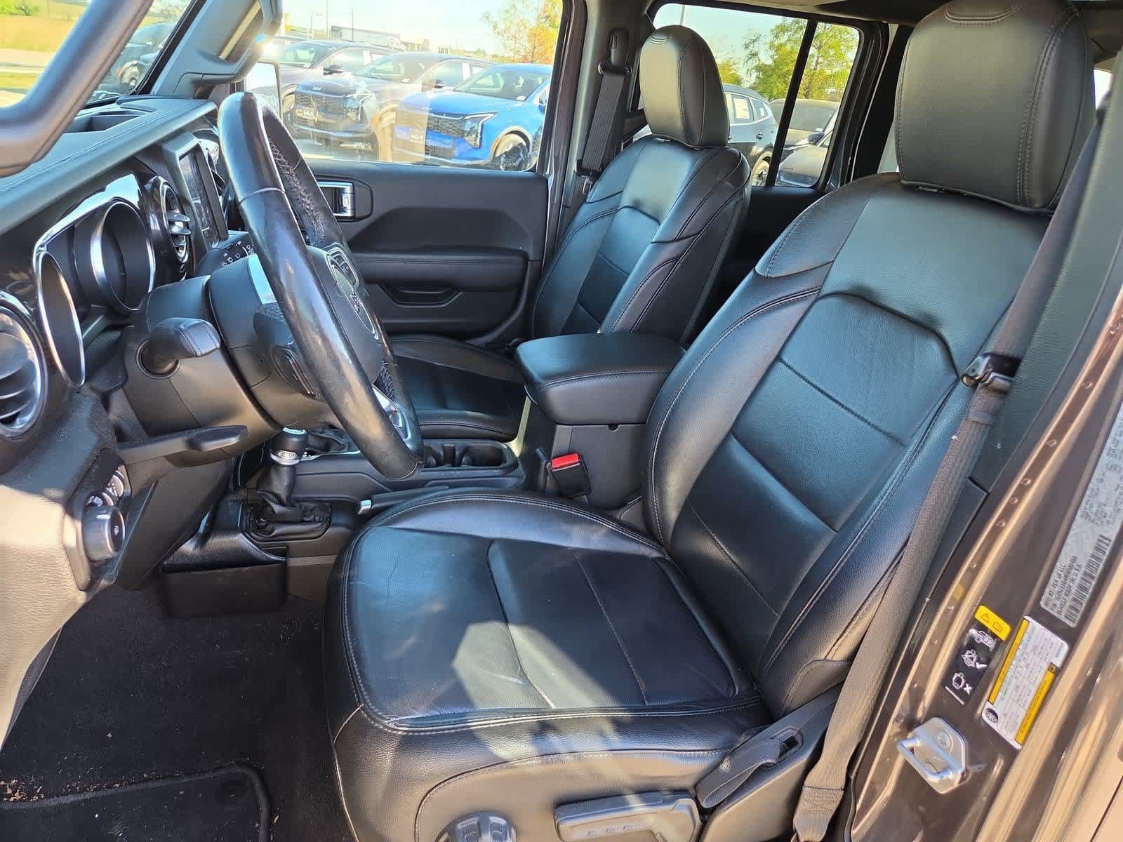 Used 2021 Jeep Wrangler Unlimited Sahara AWD/4WD image 14
