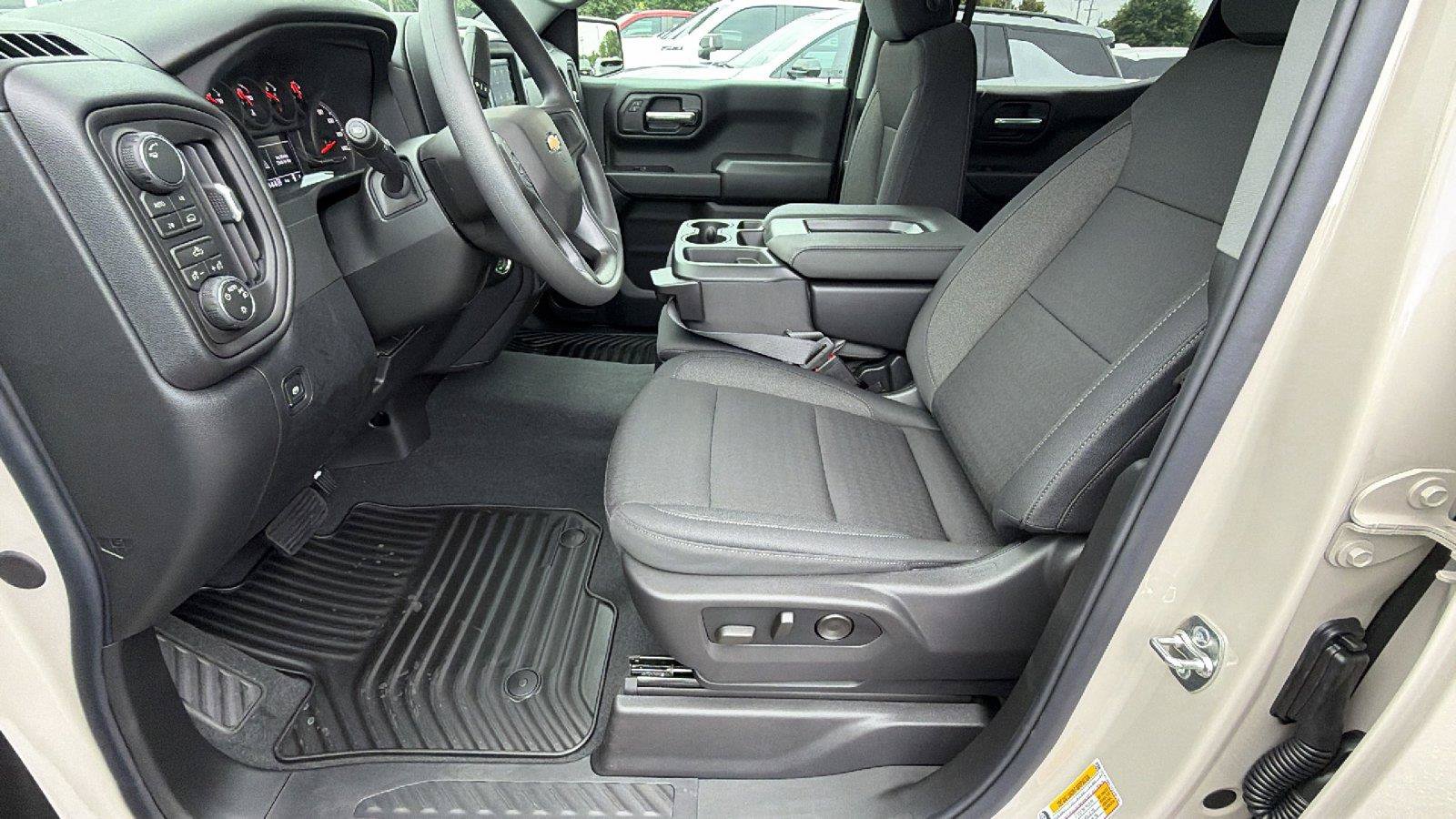 New 2026 Chevrolet Silverado 1500 Custom w/ Turbomax Blackout Package AWD/4WD image 15