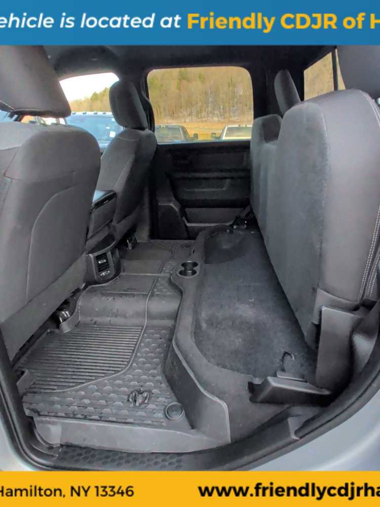 Used 2024 RAM 2500 Tradesman w/ Chrome Appearance Group image 12