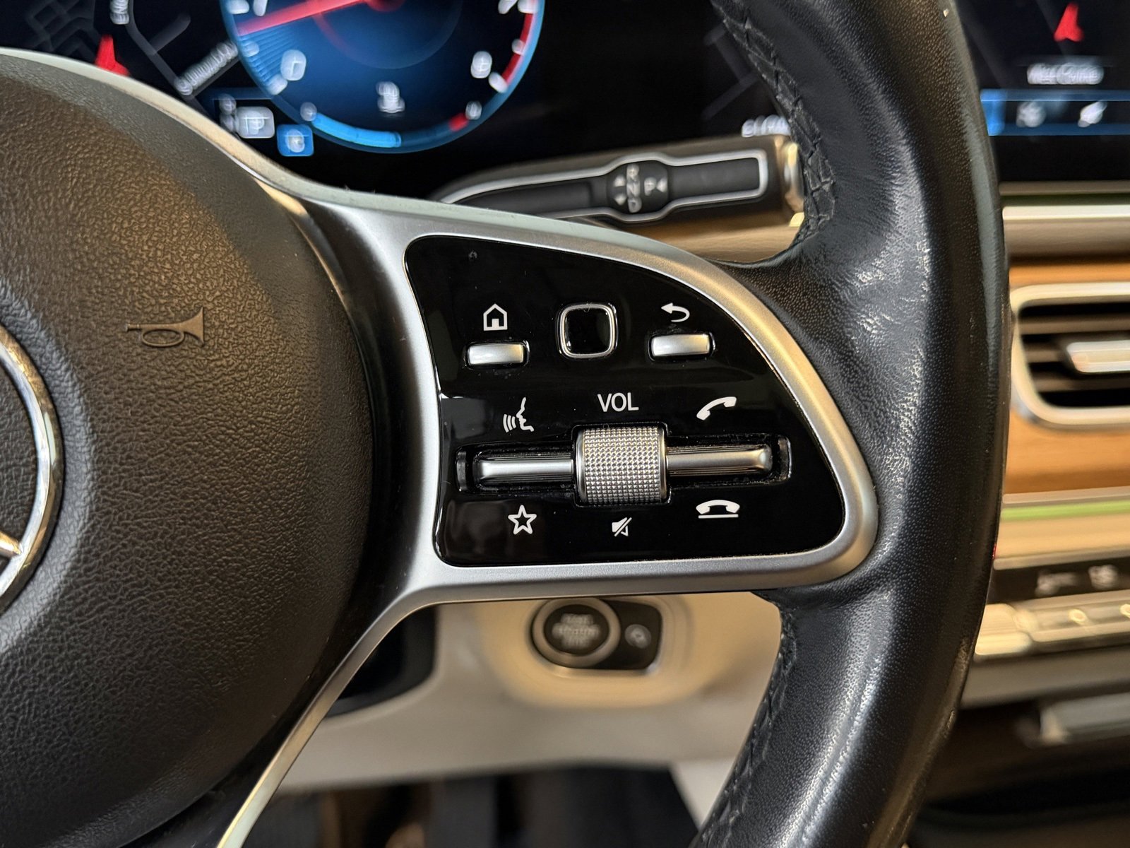 Used 2022 Mercedes-Benz GLE 350 4MATIC image 32