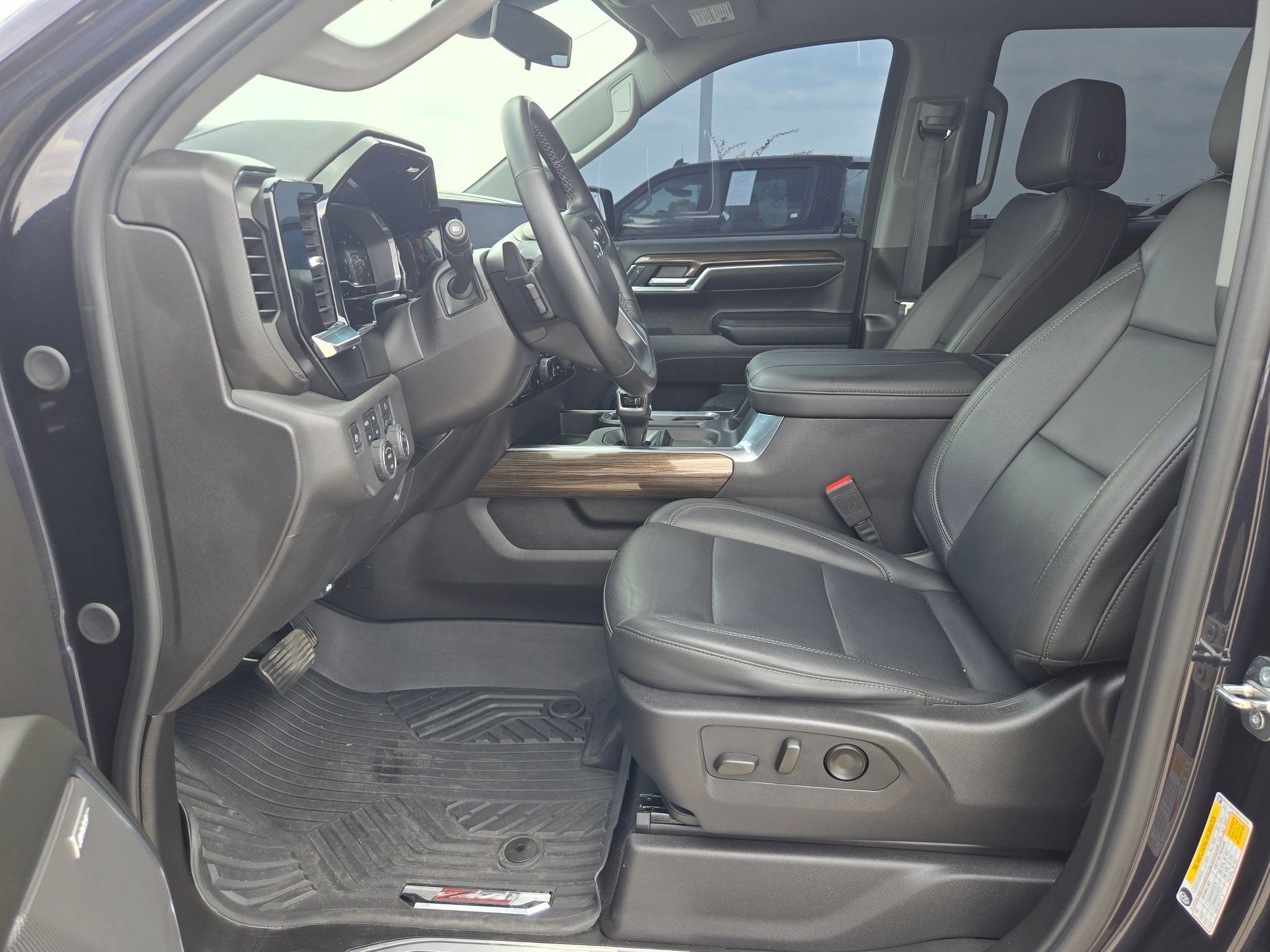 Certified 2024 Chevrolet Silverado 1500 LT Trail Boss w/ Convenience Package II AWD/4WD image 9