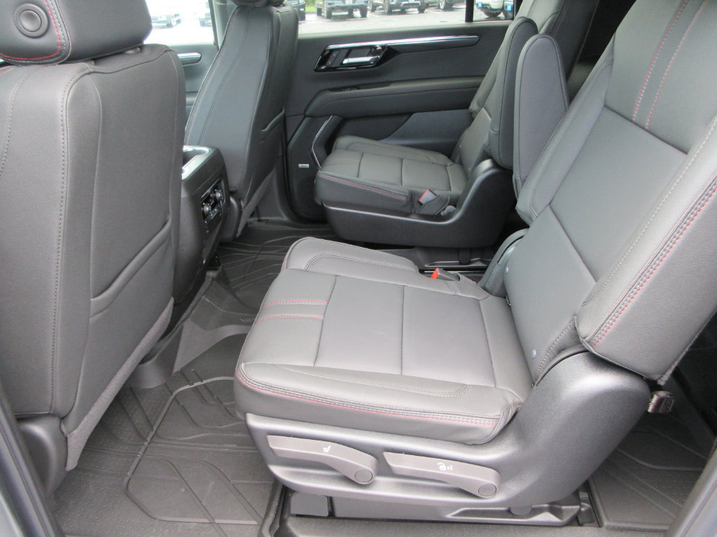 New 2026 Chevrolet Suburban RST w/ RST Capability Package AWD/4WD image 15