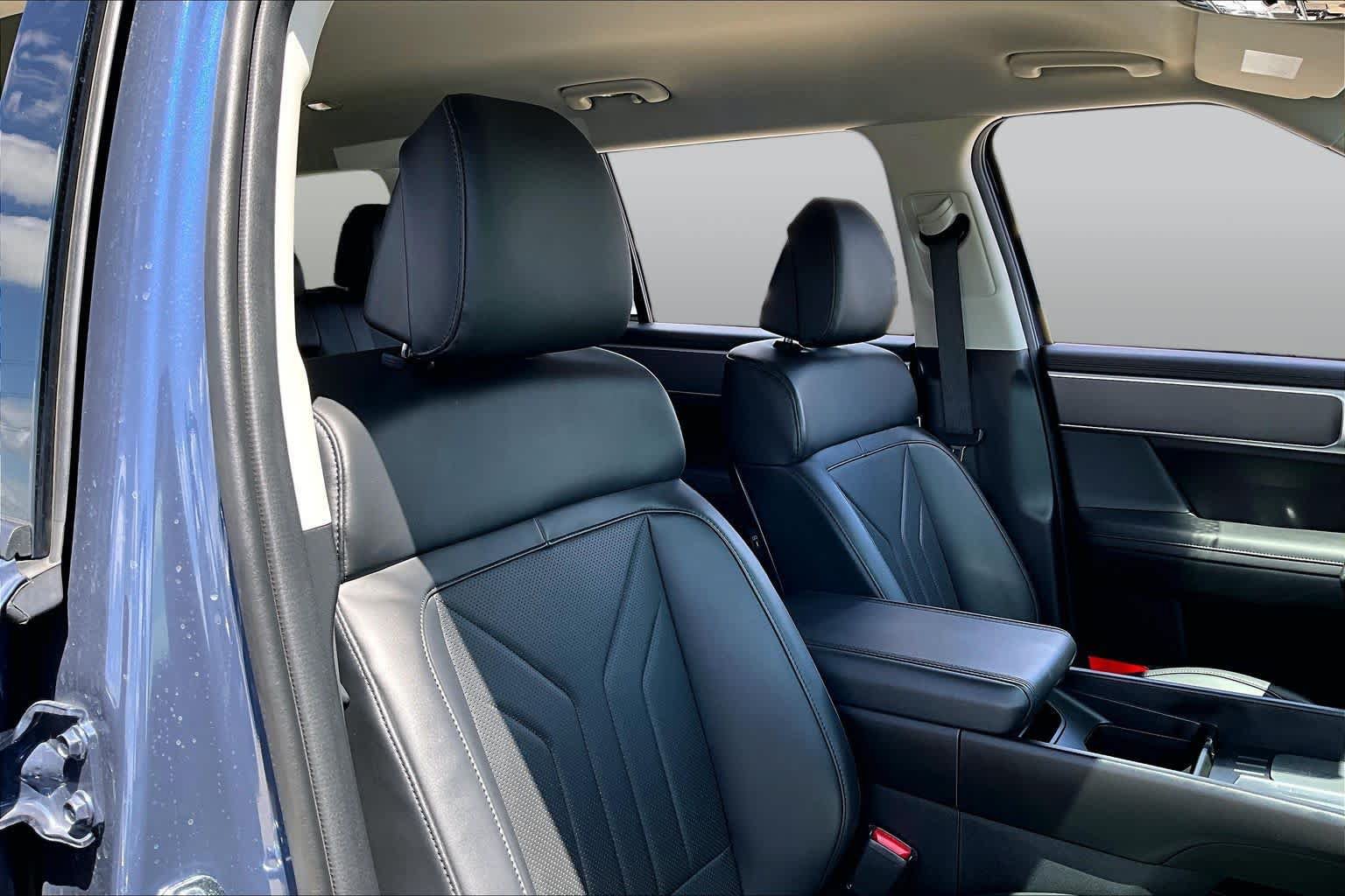 Certified 2026 Hyundai Santa Fe SEL AWD/4WD image 9