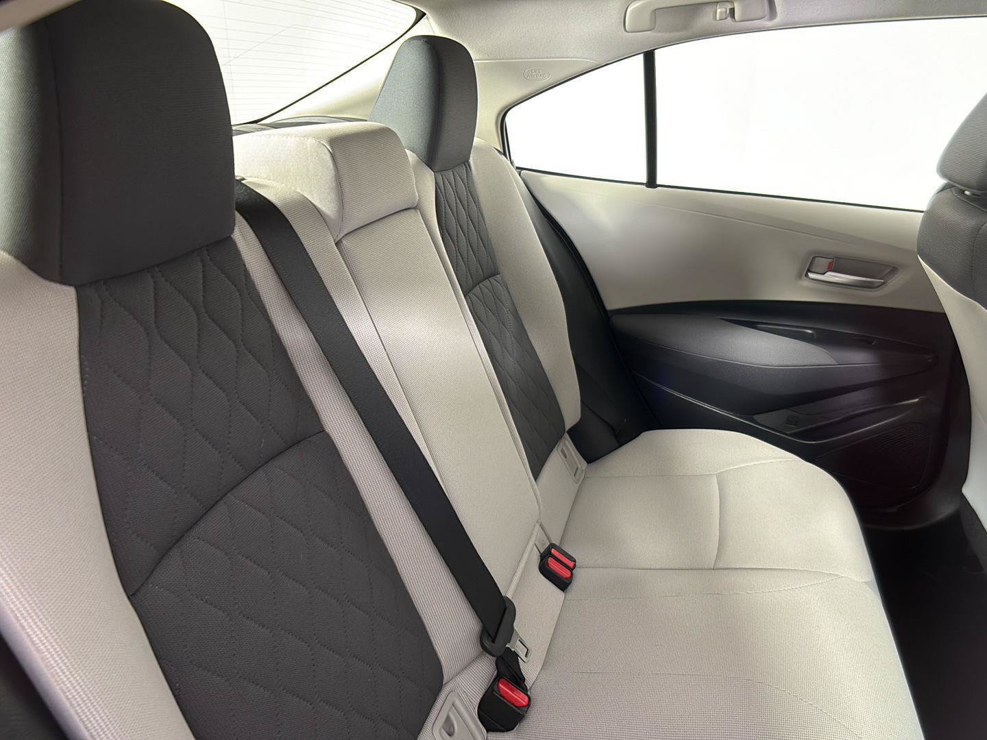 Used 2020 Toyota Corolla LE w/ LE Convenience Package FWD image 17