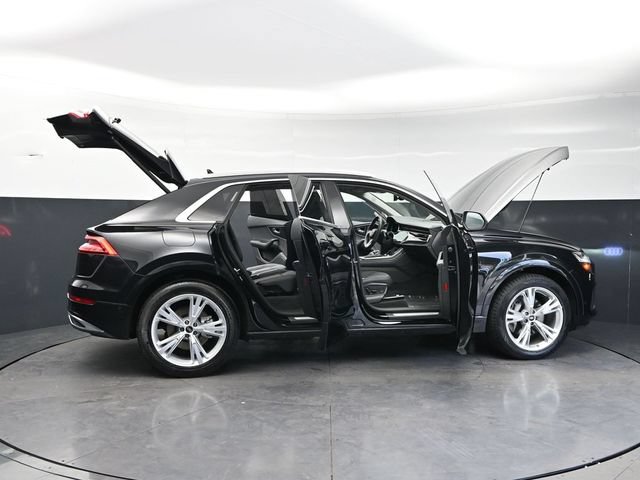 Used 2023 Audi Q8 Prestige AWD/4WD image 33