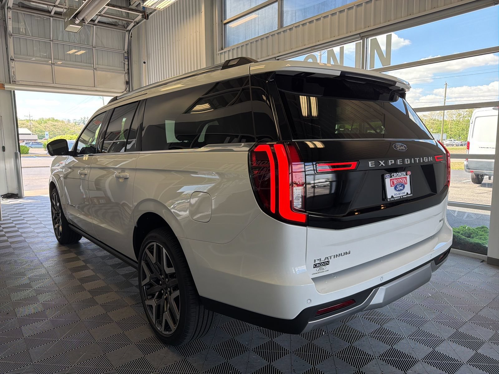 New 2026 Ford Expedition Max Platinum w/ Platinum Ultimate Package AWD/4WD image 4