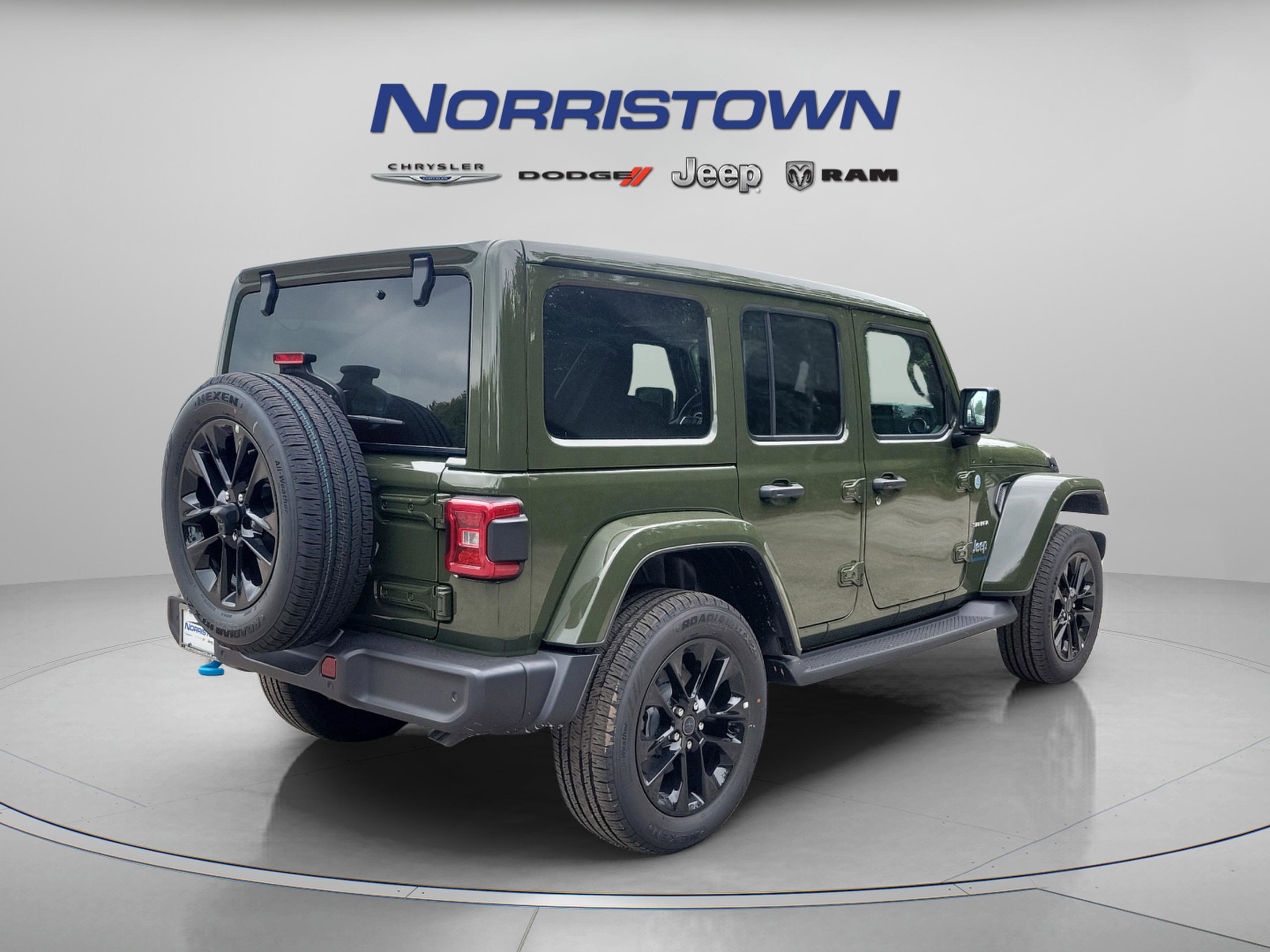 New 2024 Jeep Wrangler Sahara w/ Technology Group AWD/4WD image 4