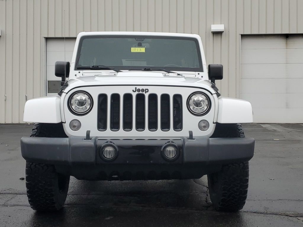 Used 2018 Jeep Wrangler Unlimited Sahara image 2