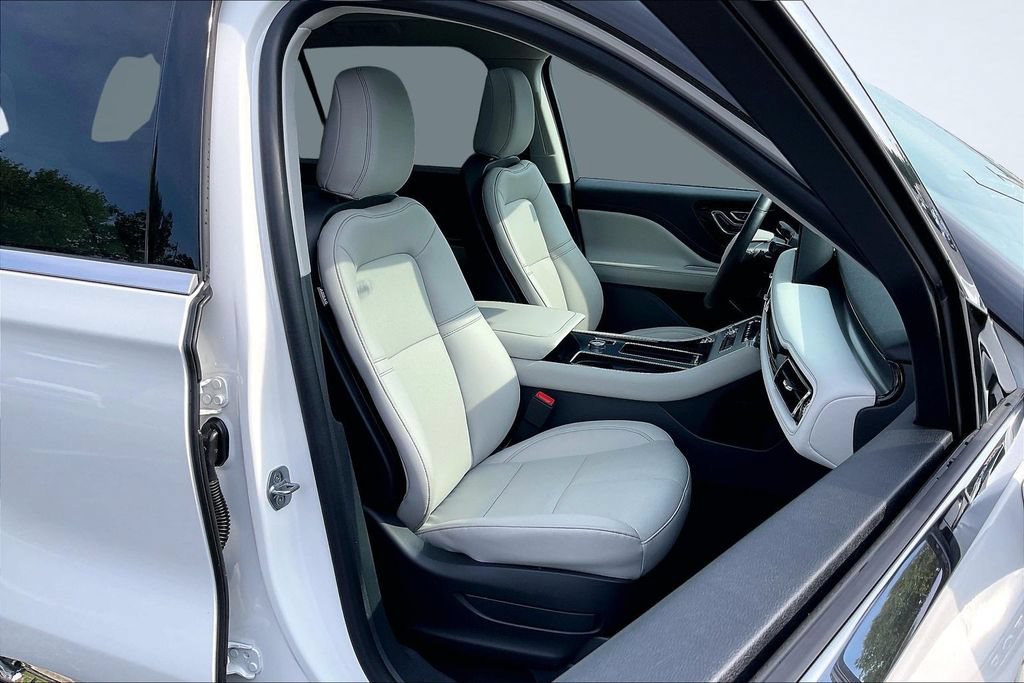 Used 2026 Lincoln Aviator 2WD image 30