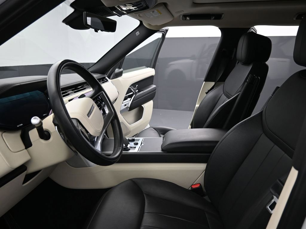 Used 2022 Land Rover Range Rover Long Wheelbase SE image 29
