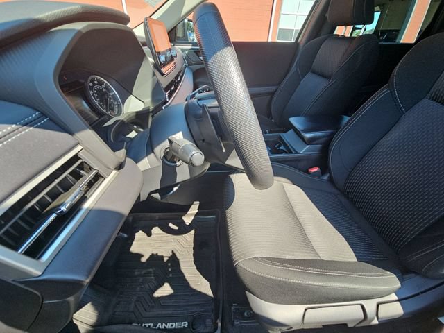Used 2023 Mitsubishi Outlander ES AWD/4WD image 12