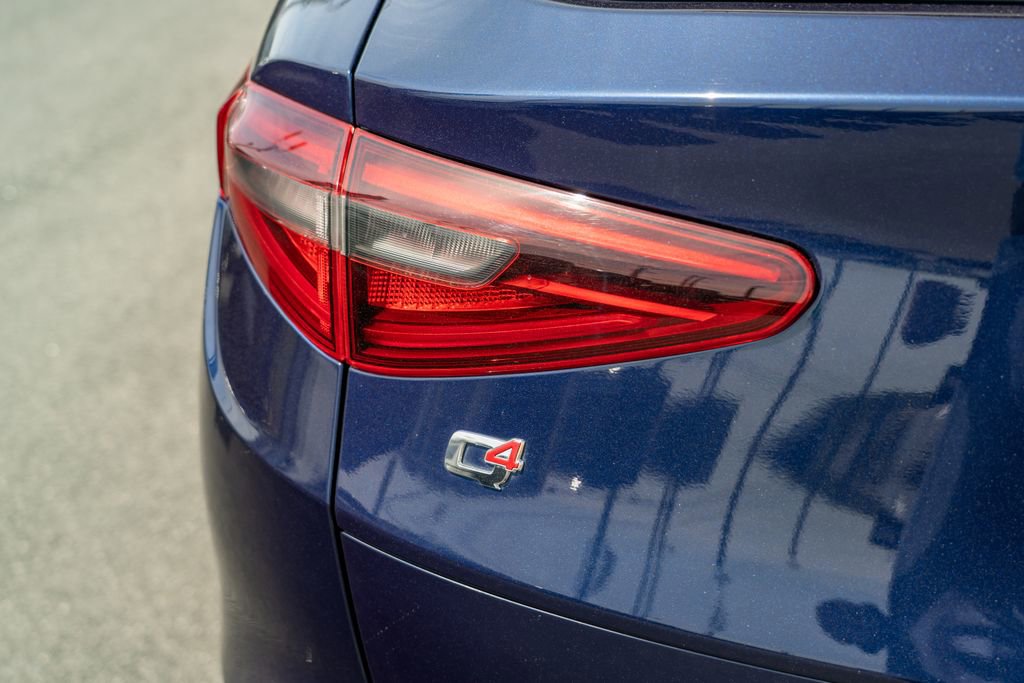 Used 2018 Alfa Romeo Stelvio AWD image 6