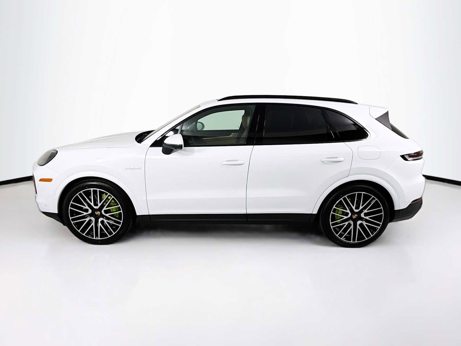 New 2026 Porsche Cayenne S image 2