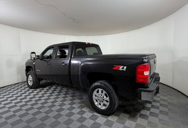 Used 2010 Chevrolet Silverado 2500 LTZ w/ Convenience Package AWD/4WD image 3