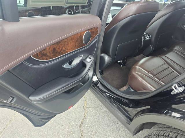 Used 2018 Mercedes-Benz GLC 300 4MATIC image 17