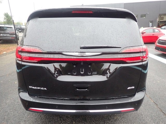 New 2026 Chrysler Pacifica Select image 4