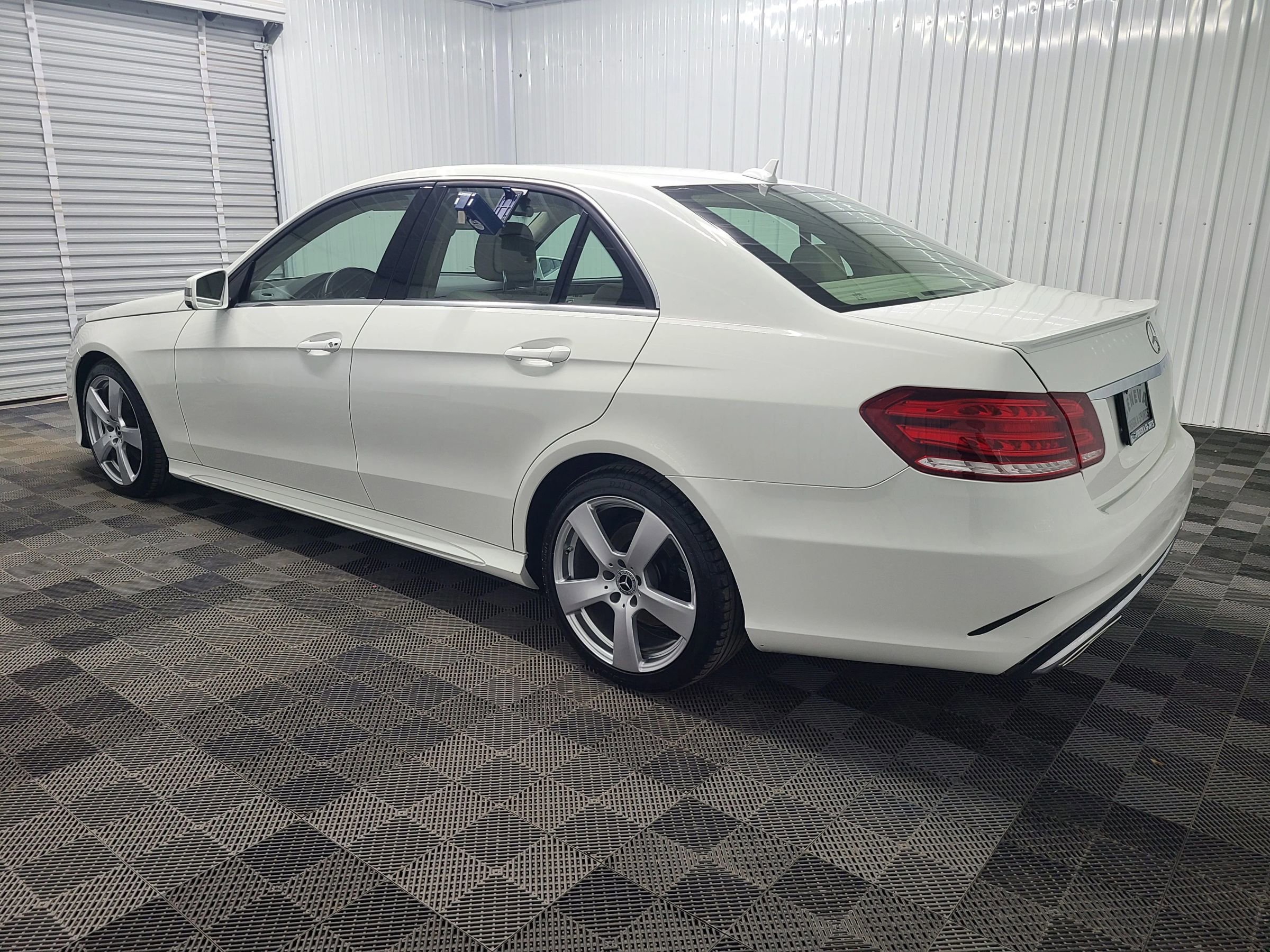 Used 2014 Mercedes-Benz E 350 Sedan image 9