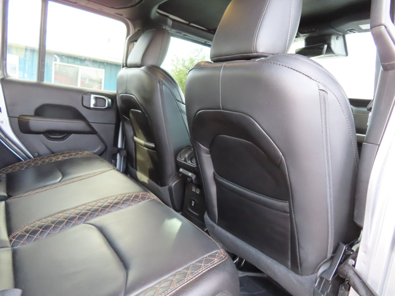 Used 2021 Jeep Wrangler Unlimited Sahara image 39