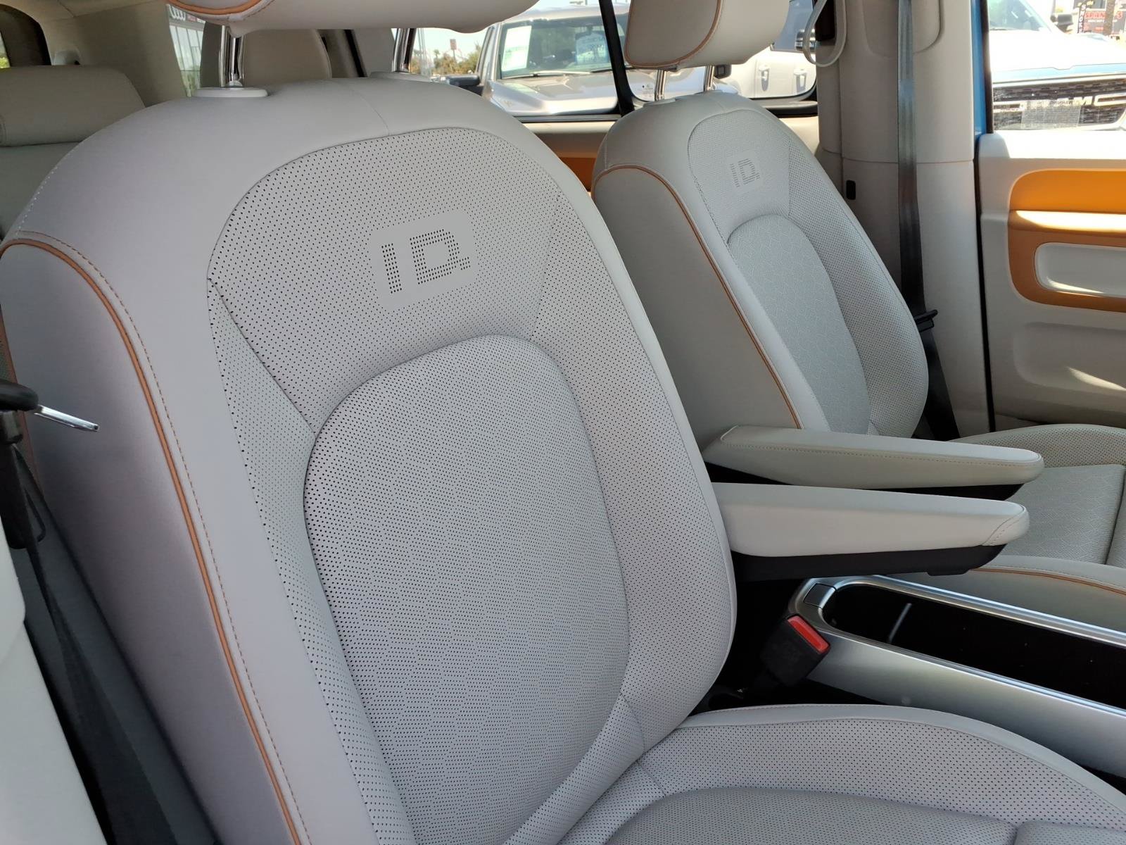 Certified 2025 Volkswagen ID. Buzz Pro S Plus RWD image 11