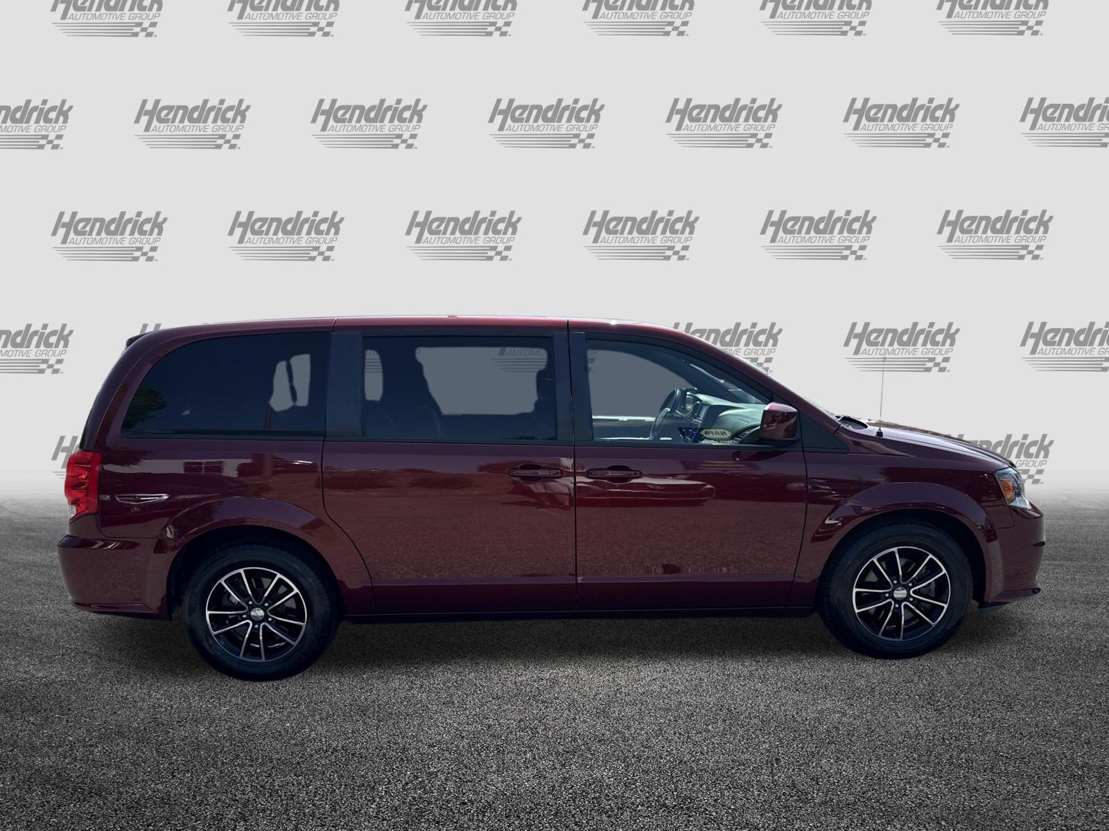 Used 2019 Dodge Grand Caravan SE FWD image 11