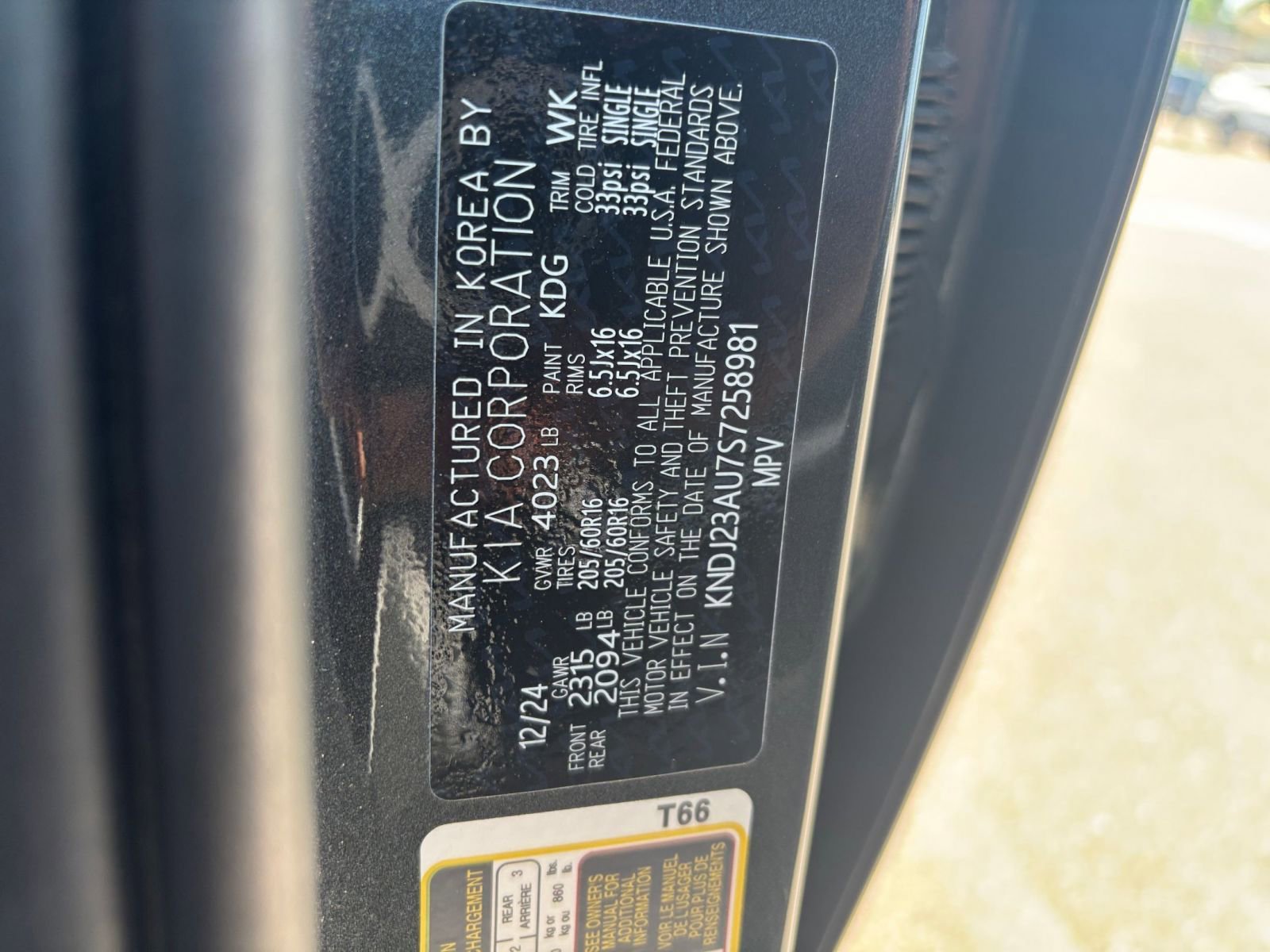Used 2025 Kia Soul LX w/ LX Technology Package FWD image 28