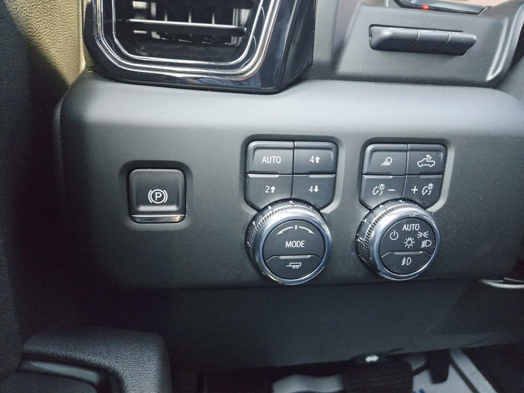 Used 2025 GMC Sierra 1500 AT4 w/ AT4 Premium Package image 41