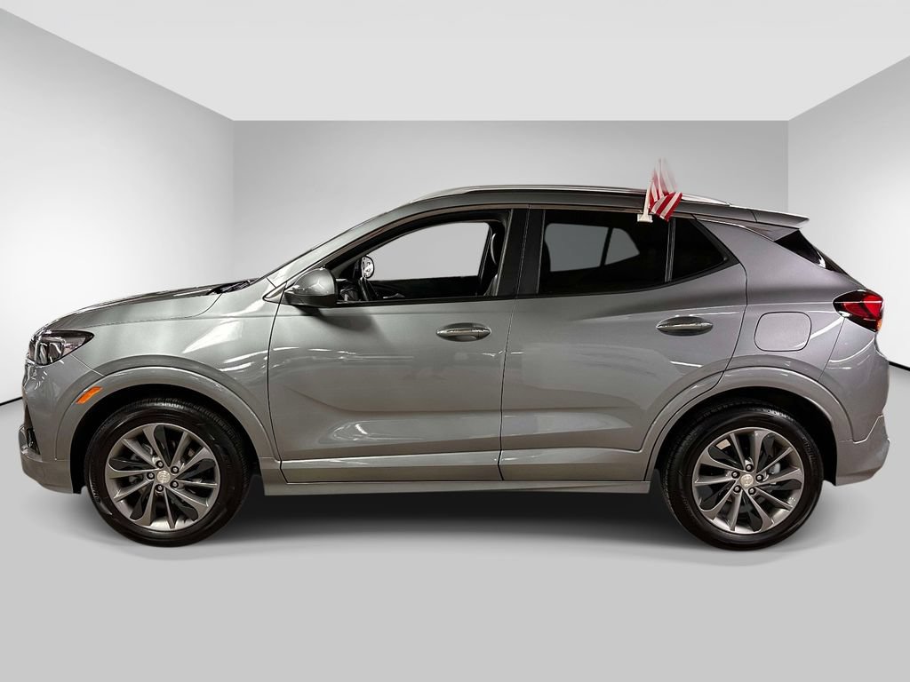 Used 2023 Buick Encore GX Select w/ Sport Touring Package FWD image 2