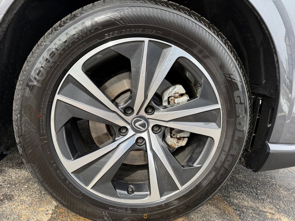 Used 2023 Lexus RX 350h w/ Cold Area Package AWD/4WD image 31