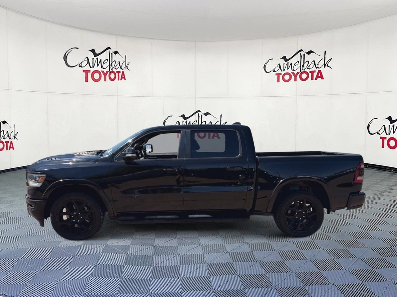 Used 2020 RAM 1500 Laramie AWD/4WD image 8