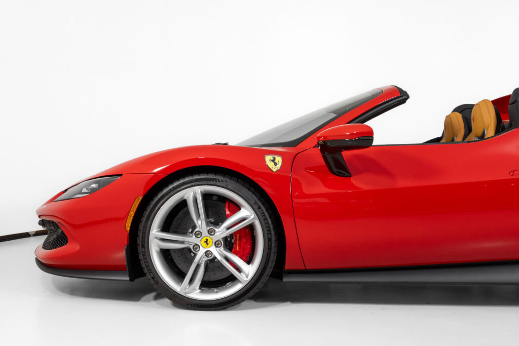 Used 2025 Ferrari 296 GTS RWD image 15