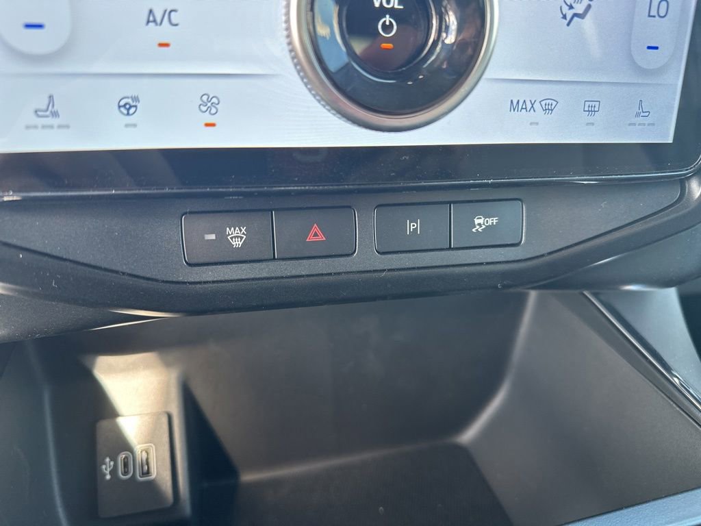 New 2025 Ford F150 Lightning Flash image 30