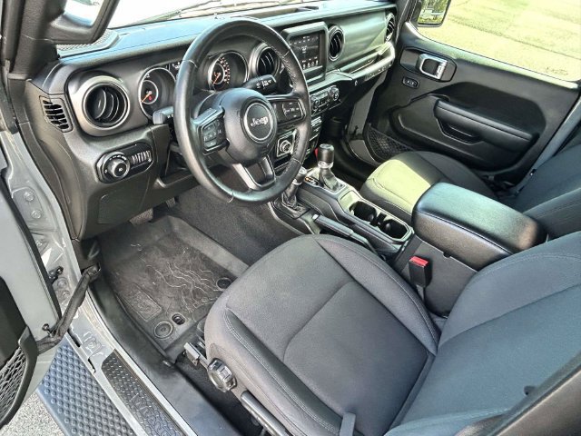 Used 2022 Jeep Wrangler Sport AWD/4WD image 16