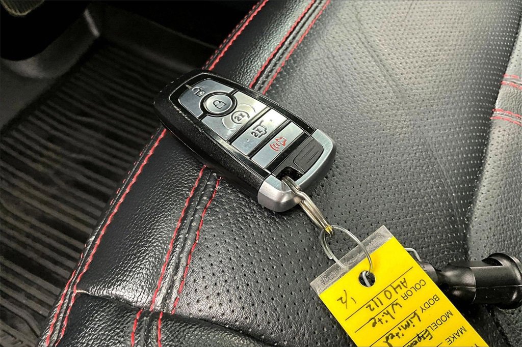 Used 2022 Ford Expedition Max Limited image 11