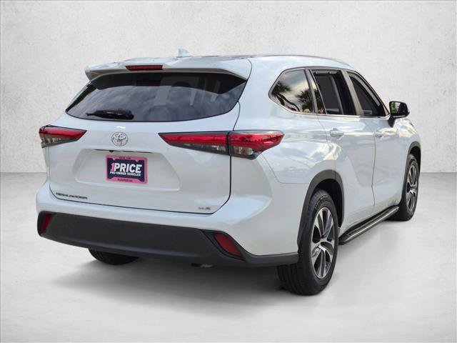 Used 2023 Toyota Highlander XLE FWD image 5