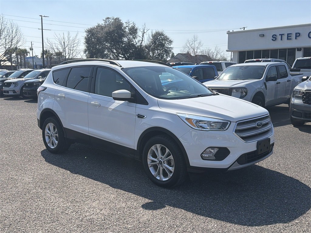 Used 2018 Ford Escape SE image 2