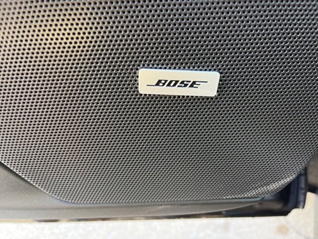 New 2025 Cadillac XT6 Luxury image 16