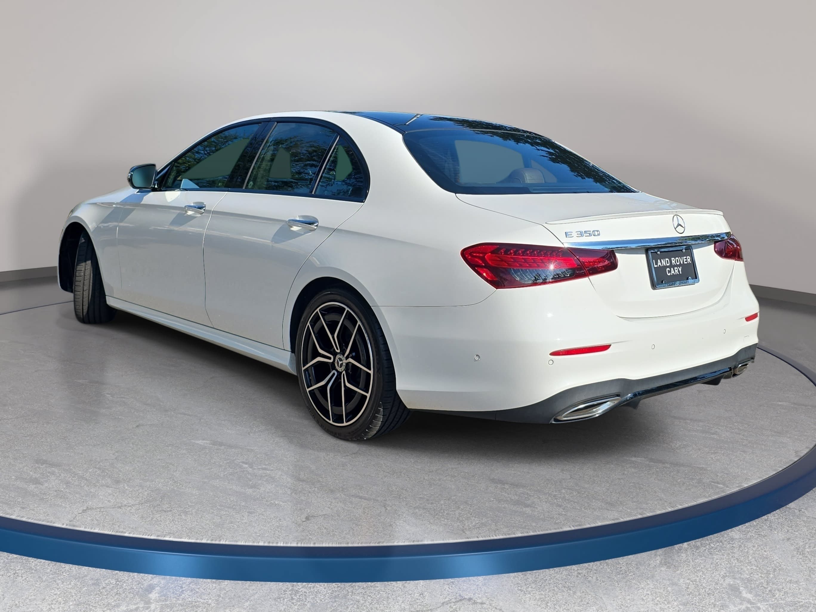 Used 2022 Mercedes-Benz E 350 Sedan image 7