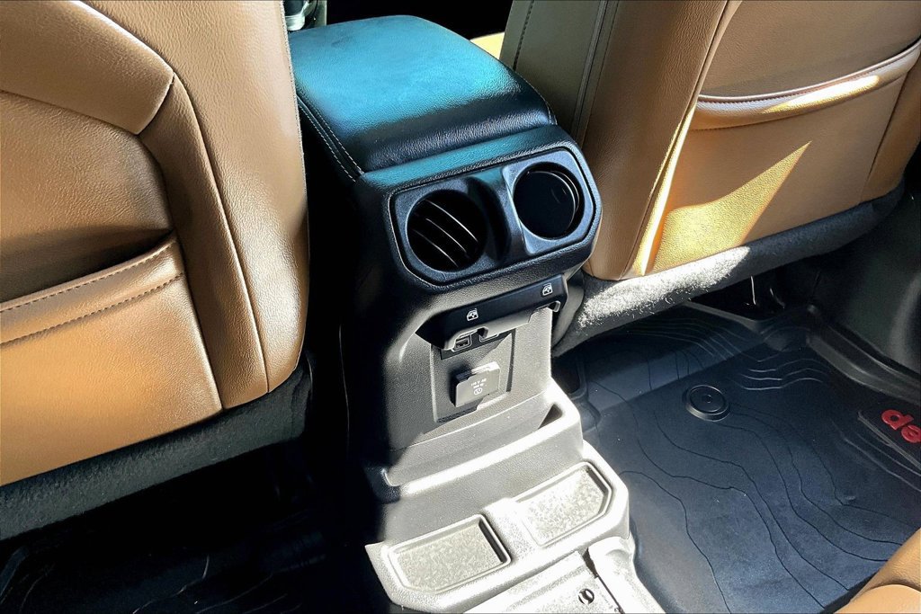 Used 2020 Jeep Wrangler Unlimited Sahara AWD/4WD image 25